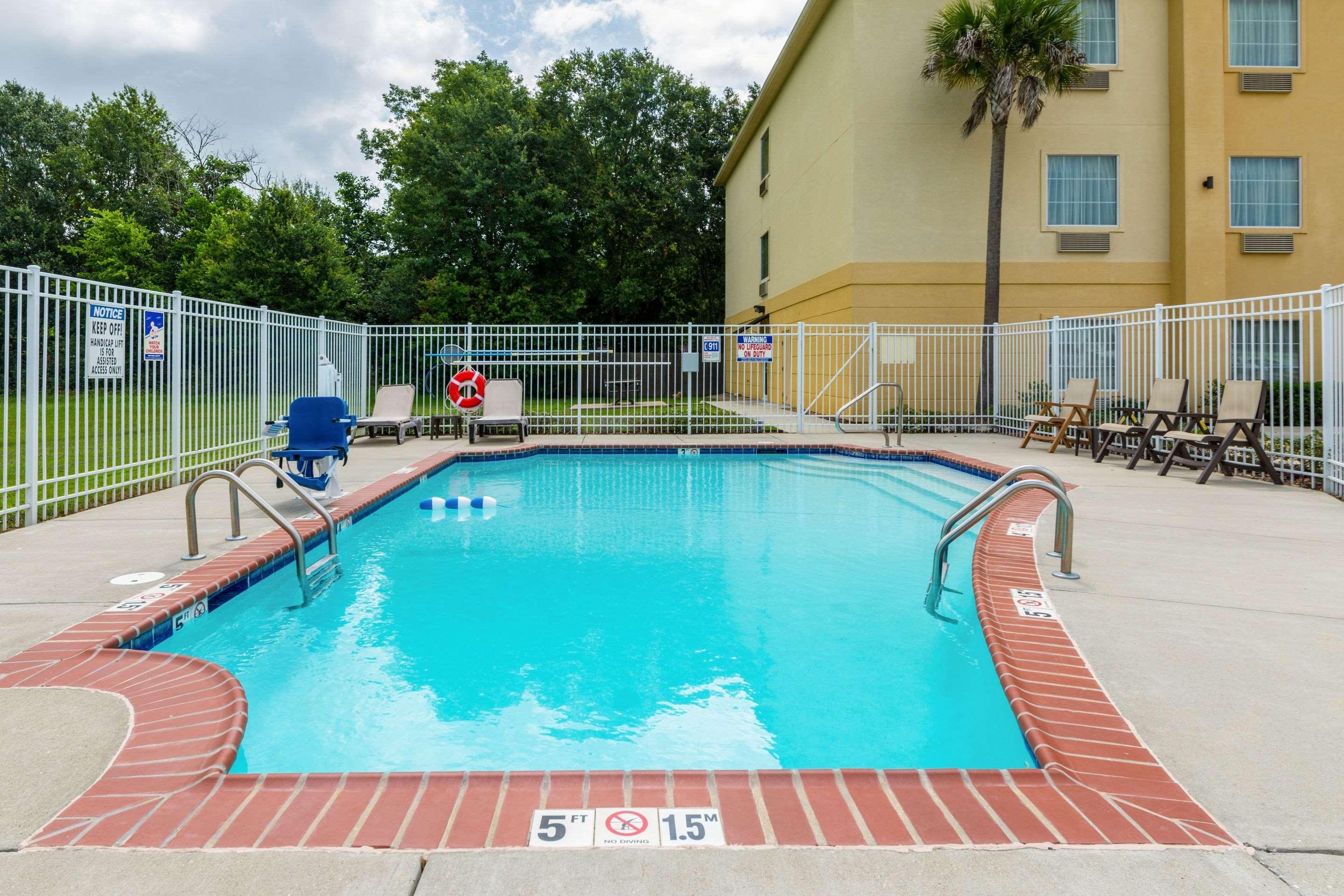 Comfort Inn & Suites Scott-West Lafayette Екстер'єр фото