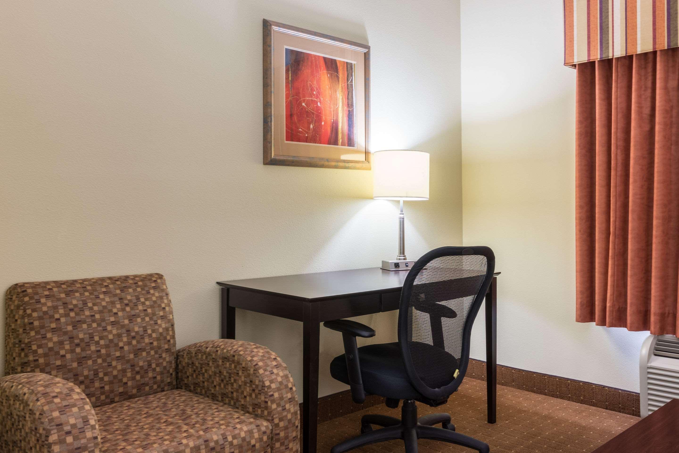 Comfort Inn & Suites Scott-West Lafayette Екстер'єр фото