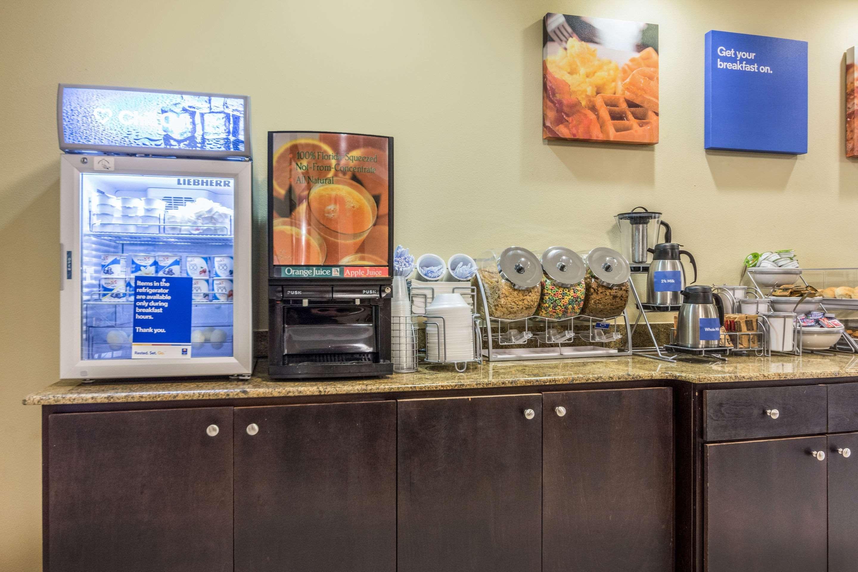 Comfort Inn & Suites Scott-West Lafayette Екстер'єр фото